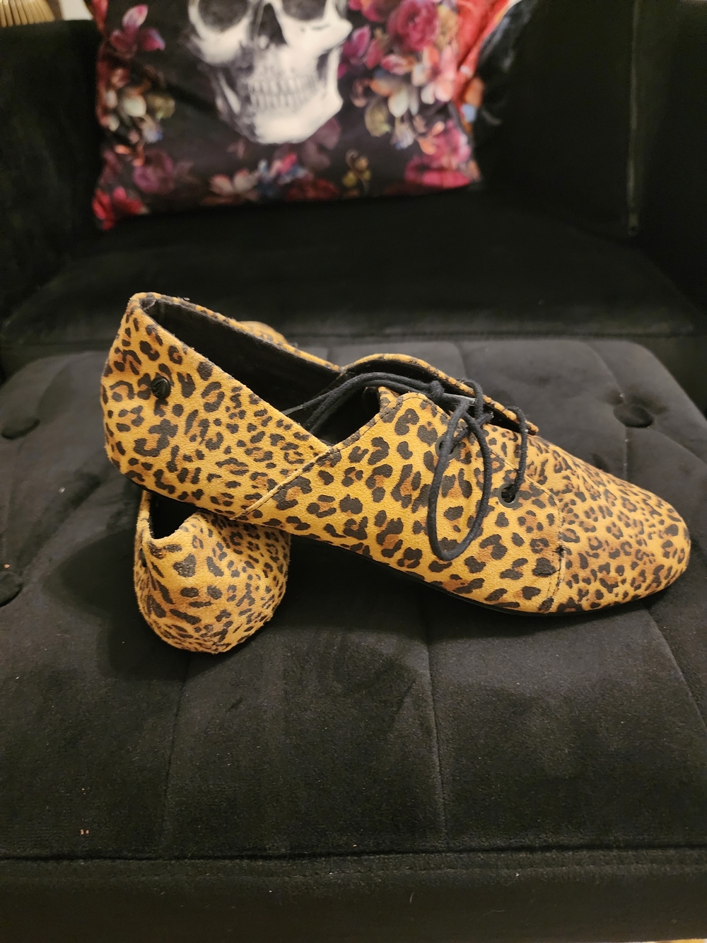Women's Volcom Leopard Print Lace-Up Flats Brand New